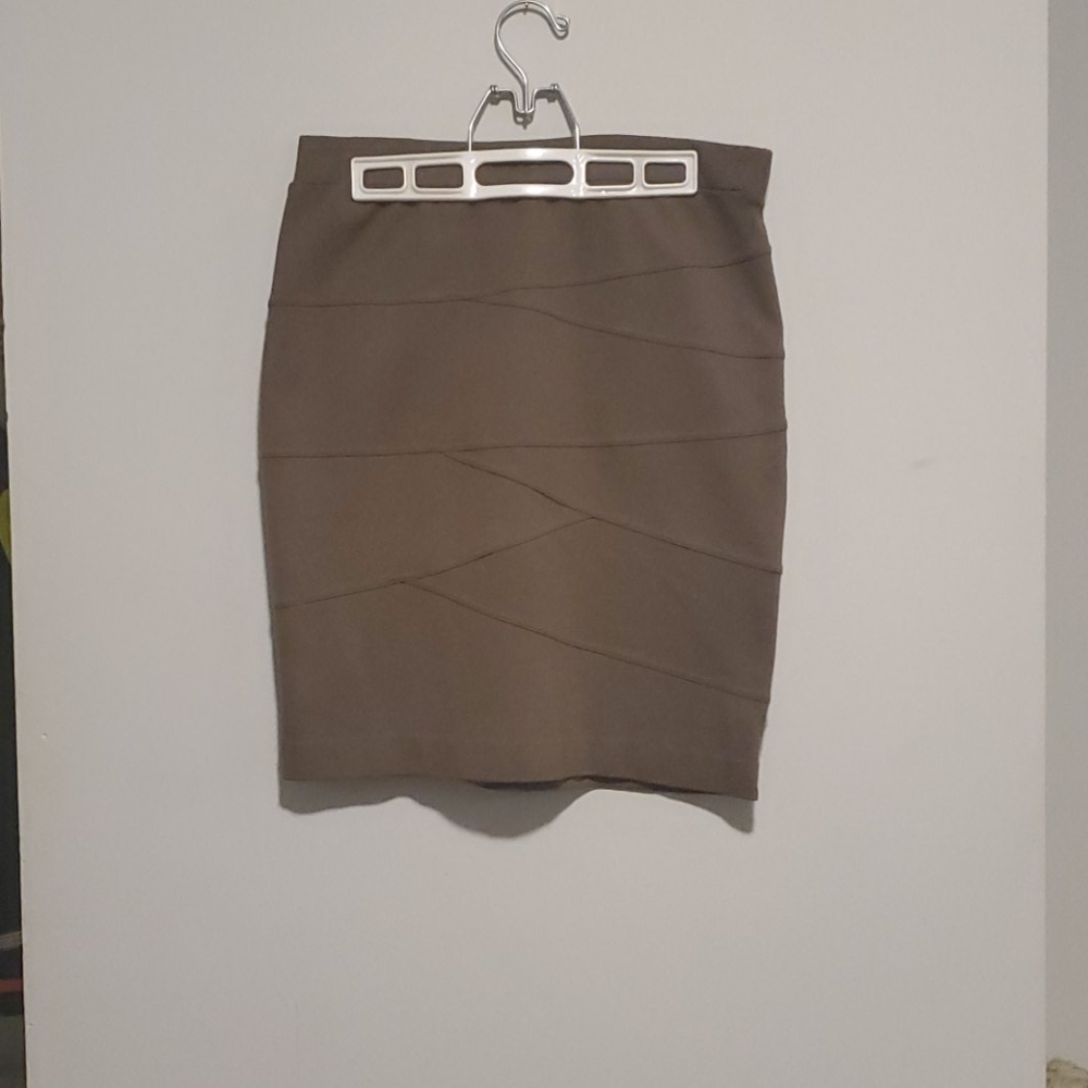 💫 2/$25 • Army Green Skirt